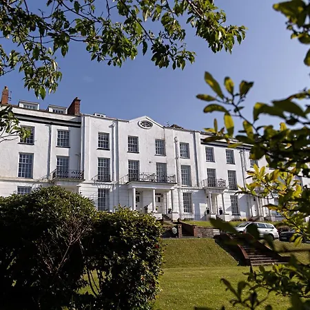 Paramount Apartments Ilfracombe, Arty Seaside Holiday Apartments Exterior photo
