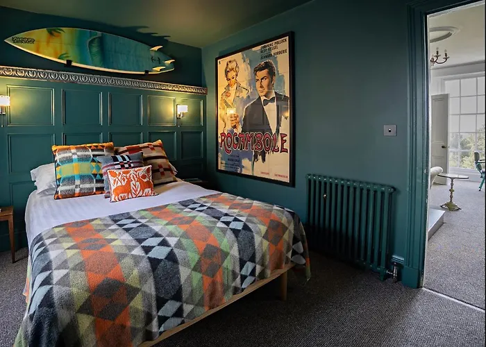Paramount Apartments Ilfracombe, Arty Seaside Holiday Apartments