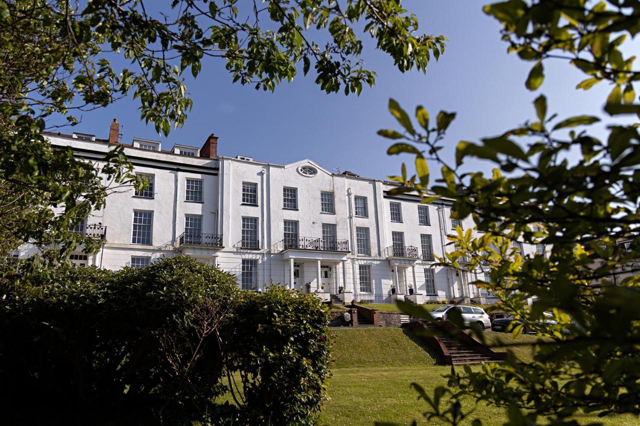 Paramount Ilfracombe, Arty Seaside Apartment